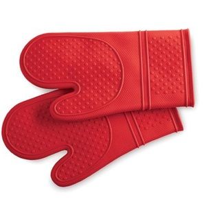 Pampered chef oven mitt set